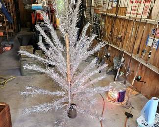 Vintage specialty 6ft stainless aluminum 46 branch Christmas tree, tripod stand & Evergleam color projector. 