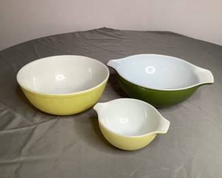 Vintage Pyrex Ovenware
