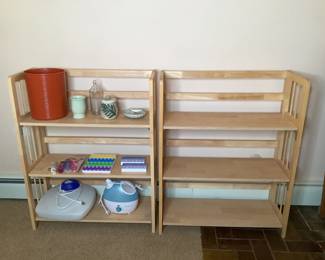  Collapsible Bookshelves, Bathroom Items
