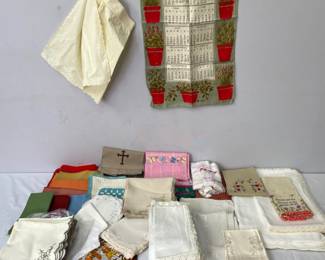  Kitchen Linens, Placemats, & Napkins
