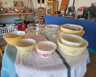 Vintage Pyrex, Some Rare Patterns.