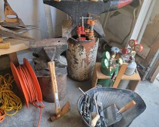 2 Vintage Anvils, 1 Dated 1906.