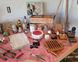 Vintage Pepsi Crates, Nesting Eggs, New Vintage Doilies, Clocks.