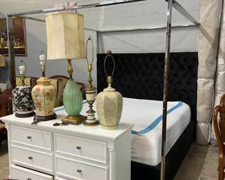 Bedroom Set Large Rugs and Various Lamps Orlando