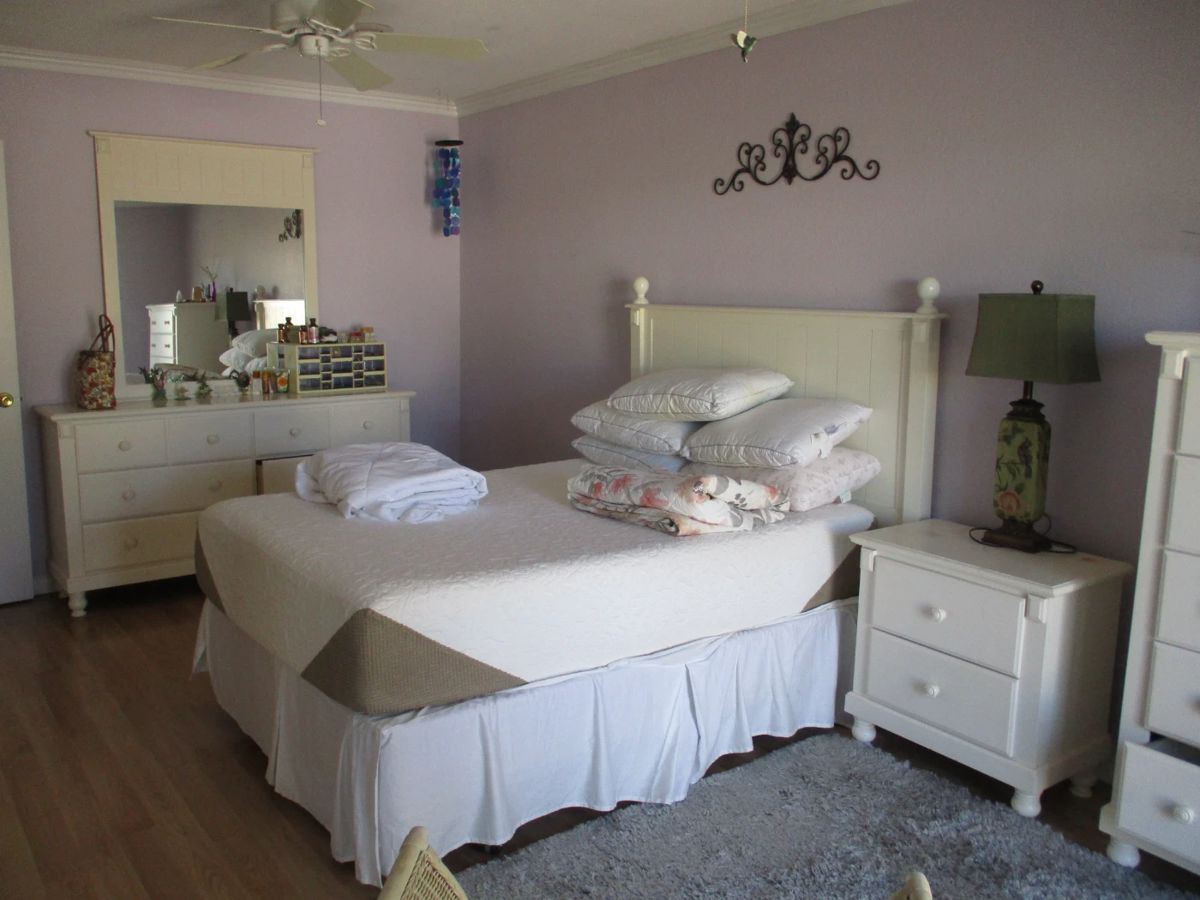 Very Cute Full size bedroom set