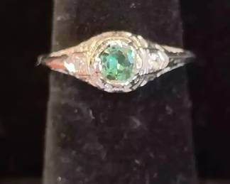 filagree turn of the 20th C. Tourmaline & gold ring