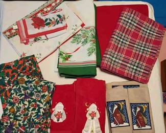 Christmas Dining Bath Linens