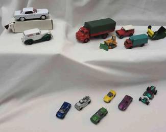 Ford Mustang 1964 1 2 In Box Ertl, Corgi, Lisney  More