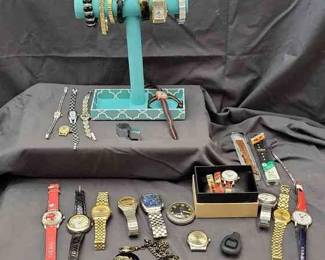 Variety Of Vintage Now Watches Elgin, Gucci, Viva, Pulsar  More