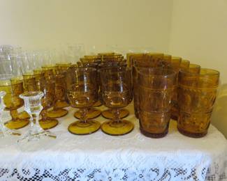 KING'S CROWN THUMBPRINT VINTAGE