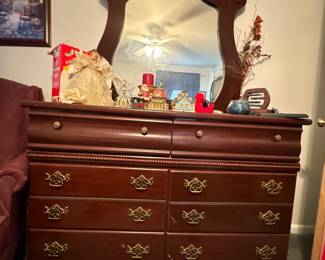 chest of drawers with mirror