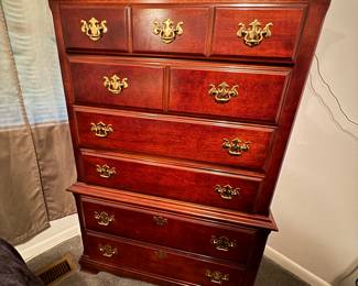 chest of drawers