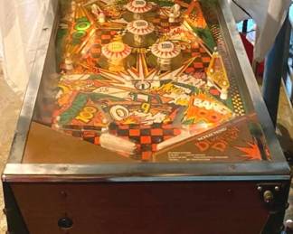  002 024 Pinball Machine 