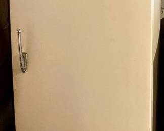 001 Vintage Coldspot Refrigerator 