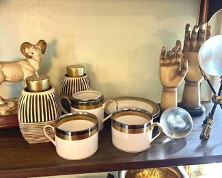 121 Cream And Gold Collectibles