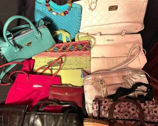 300 Purses Of All Sizes  Colors 14 