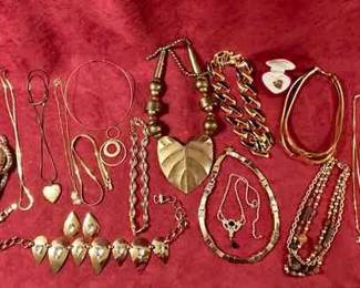 404 Better Costume Necklaces