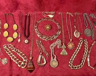 406 Necklace Extravaganza