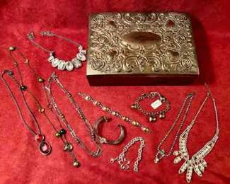 415 Silverplated Jewelry Box  Costume Jewelry