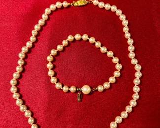 432 Cultured  Faux Pearls