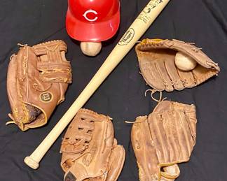 519 Baseball Gloves  More 8 