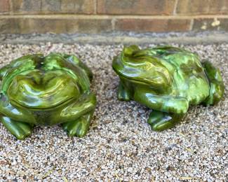 538 Pair Of Guardian Frogs 