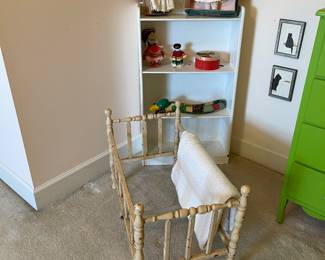 ANTIQUE CRIB