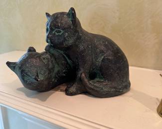 Austin sculpture of cats