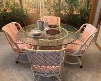 Awesome table/chair set