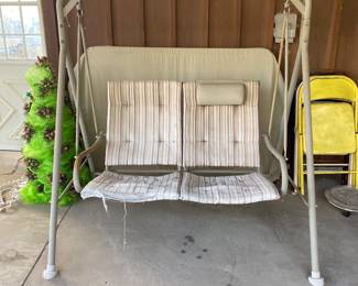 Patio swing
