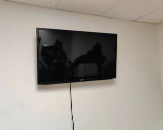 Wall mounted TV-perfect in the workout room