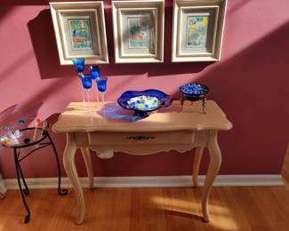 Console with accessories