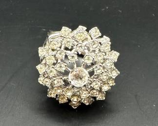 14K White gold diamond ring