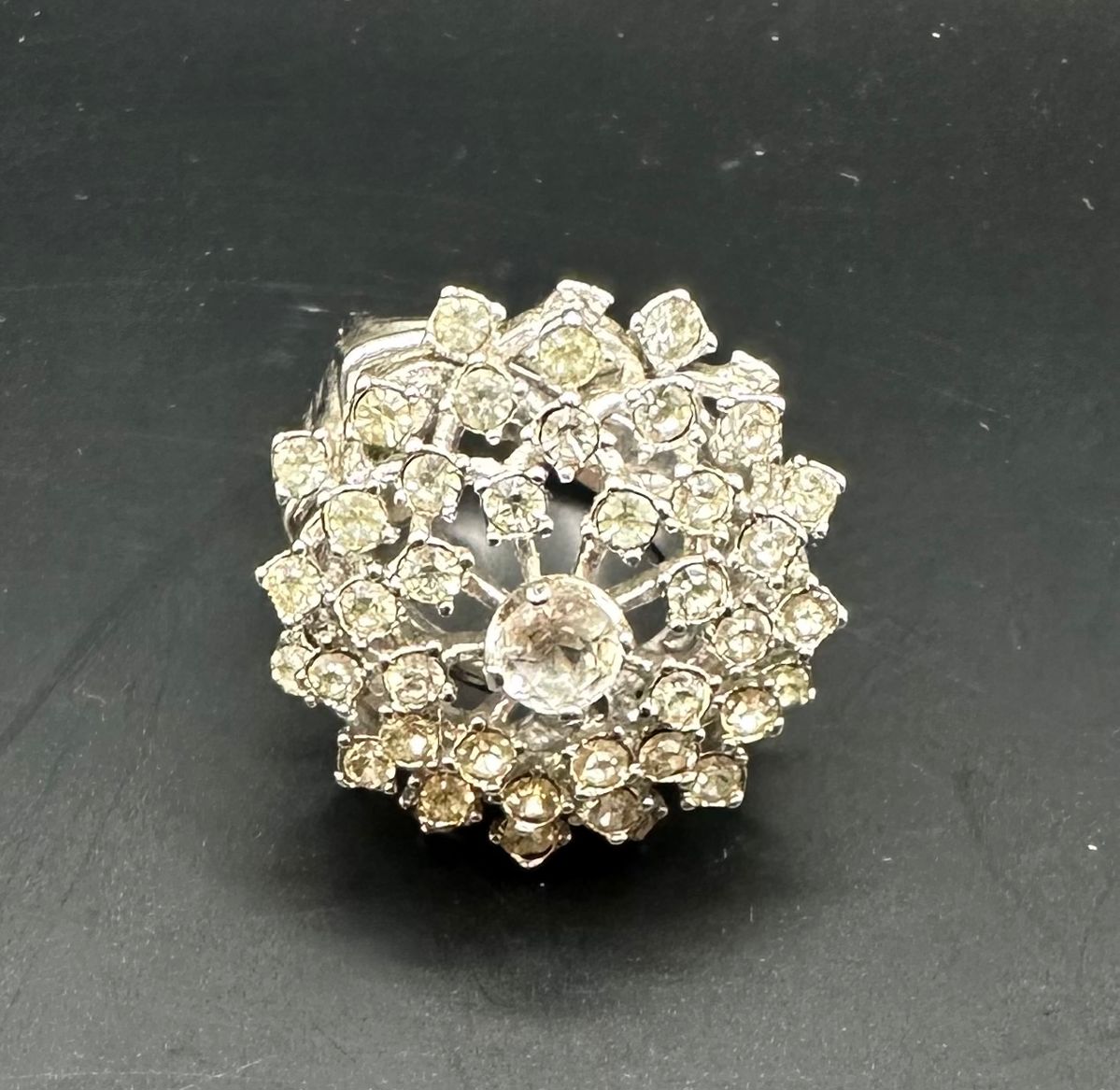 14K White gold diamond ring