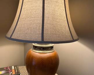 Wooden accent lamp