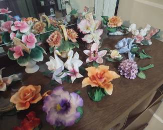 Capodimonte Porcelain picture only shows half of the collection