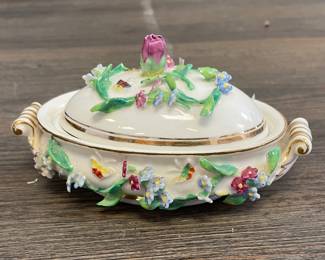 Victorian Occupied Japan Covered Tureen & Under Plate. Measures 5" x 3". Photo 1 of 2.