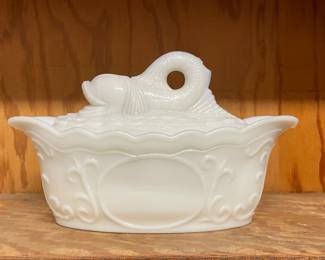 Extensive Milk Glass Collection. Photo 6 of 7.