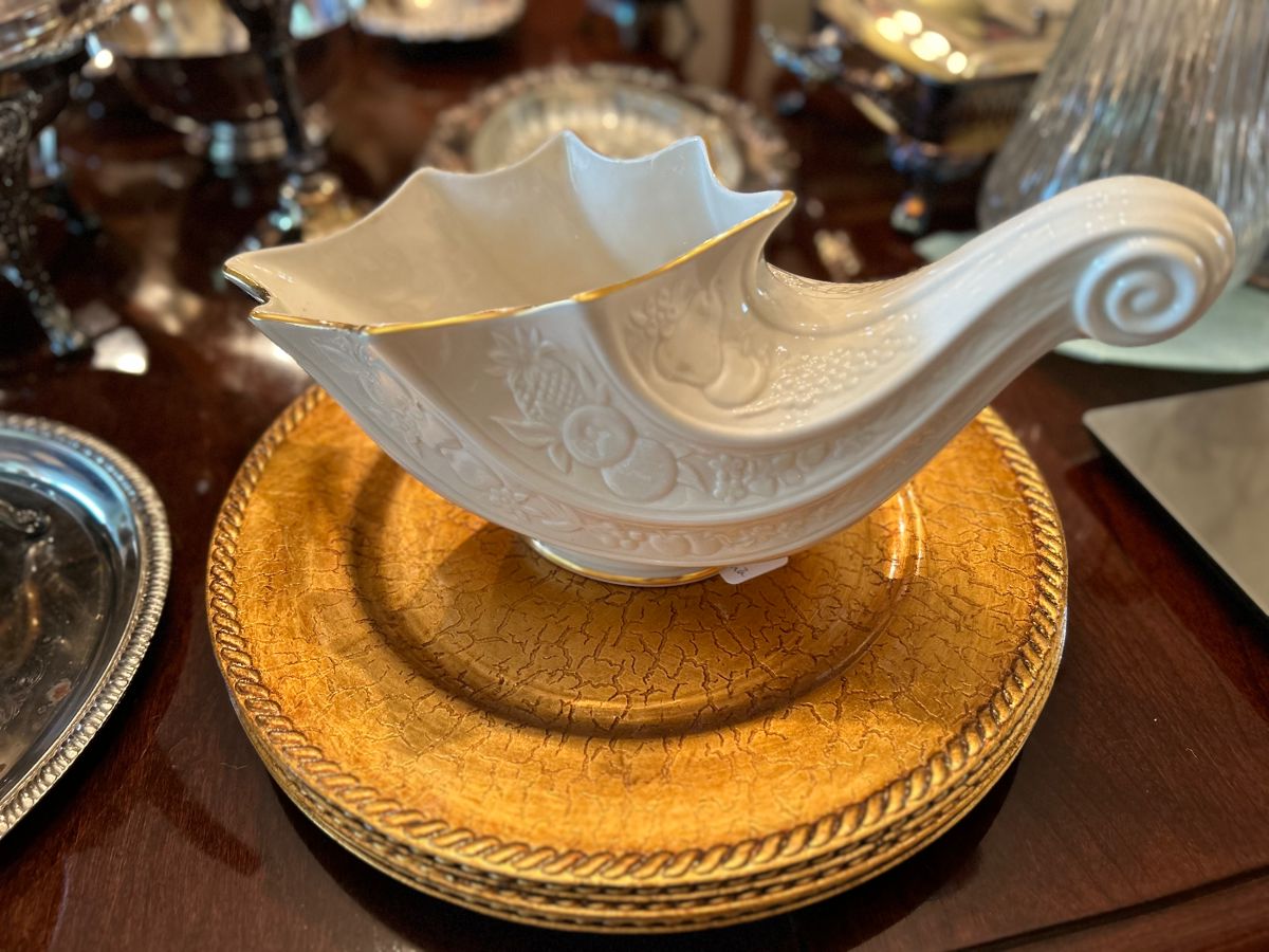 Sassy Sasser’s Salubrious Cute Condo Estate Sale starts on 10/7/2023