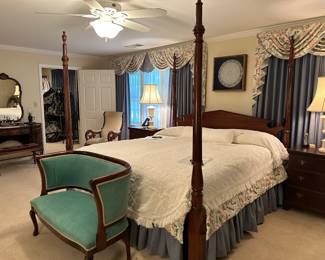 King size mahogany poster bed with adjustable mattress