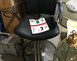Nice Beauty Shop Chair 