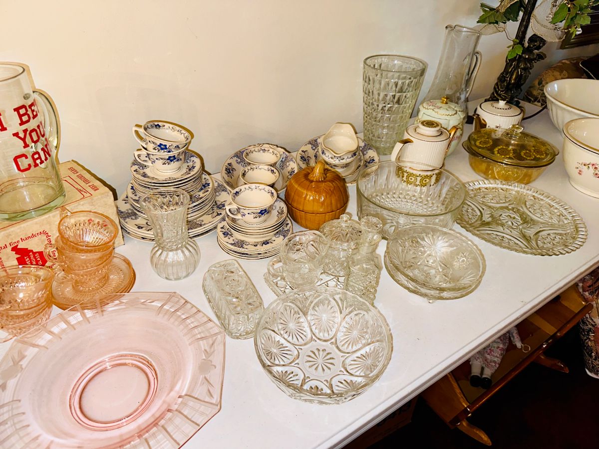  Vintage glassware