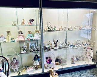 2 large display cabinets
Collectibles and more dolls