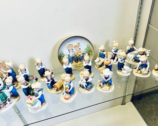 Cute collectible figures 