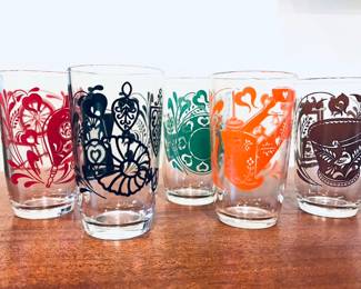 20 Swanky Swig glasses