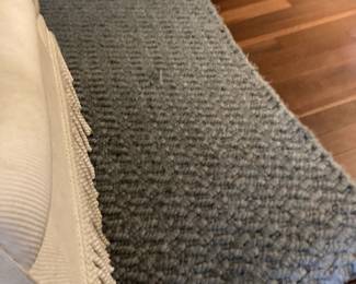 Rug, wool, great condition, super cushioned