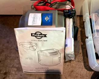 Pet Safe Invisible Fence for dogs; Never used, in Box, one collar, Perfect condition