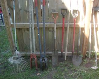 Garden tools, post hole diggers