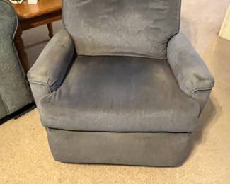 Small lift recliner
