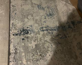 Room rug and runner to match